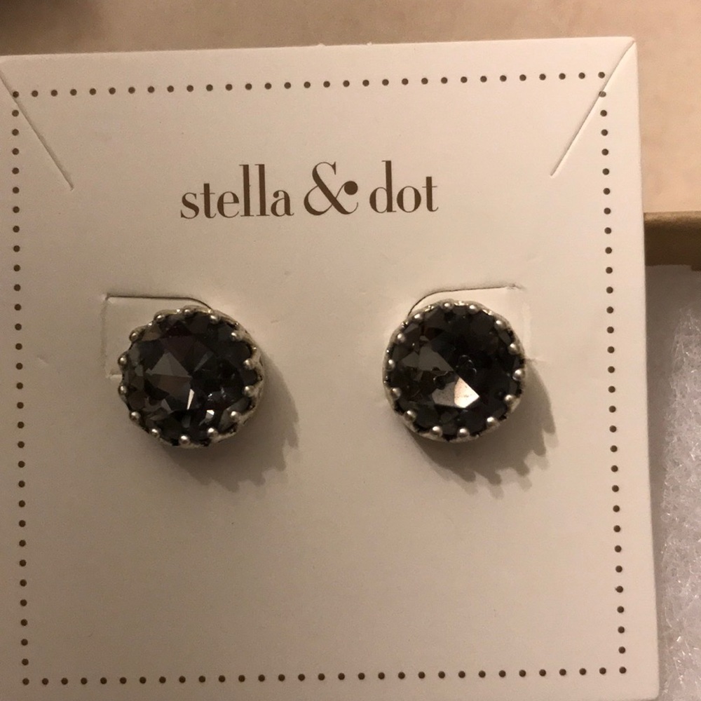 Stella & Dot Nancy Studs silver